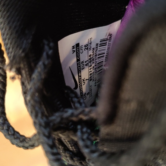 Nike Roshe run QS men's size 8 -#BETRUE- Rainbow Pride colorway - Picture 9 of 9